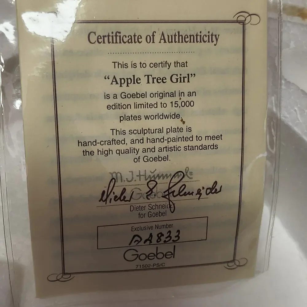 NEW Limited Edition Goebel Hummel 1996 Apple Tree Girl Wall Plate with COA